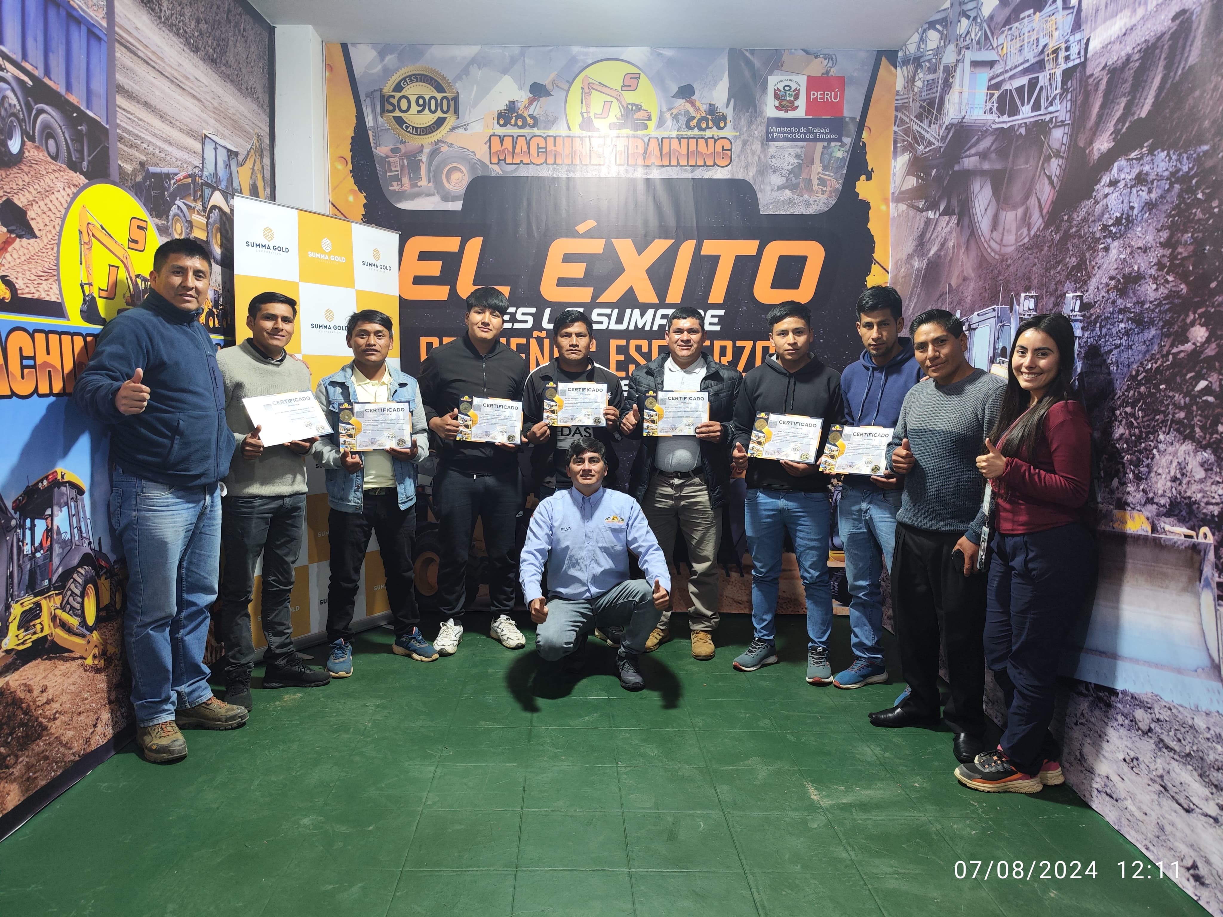 Operador en retroexcavadora