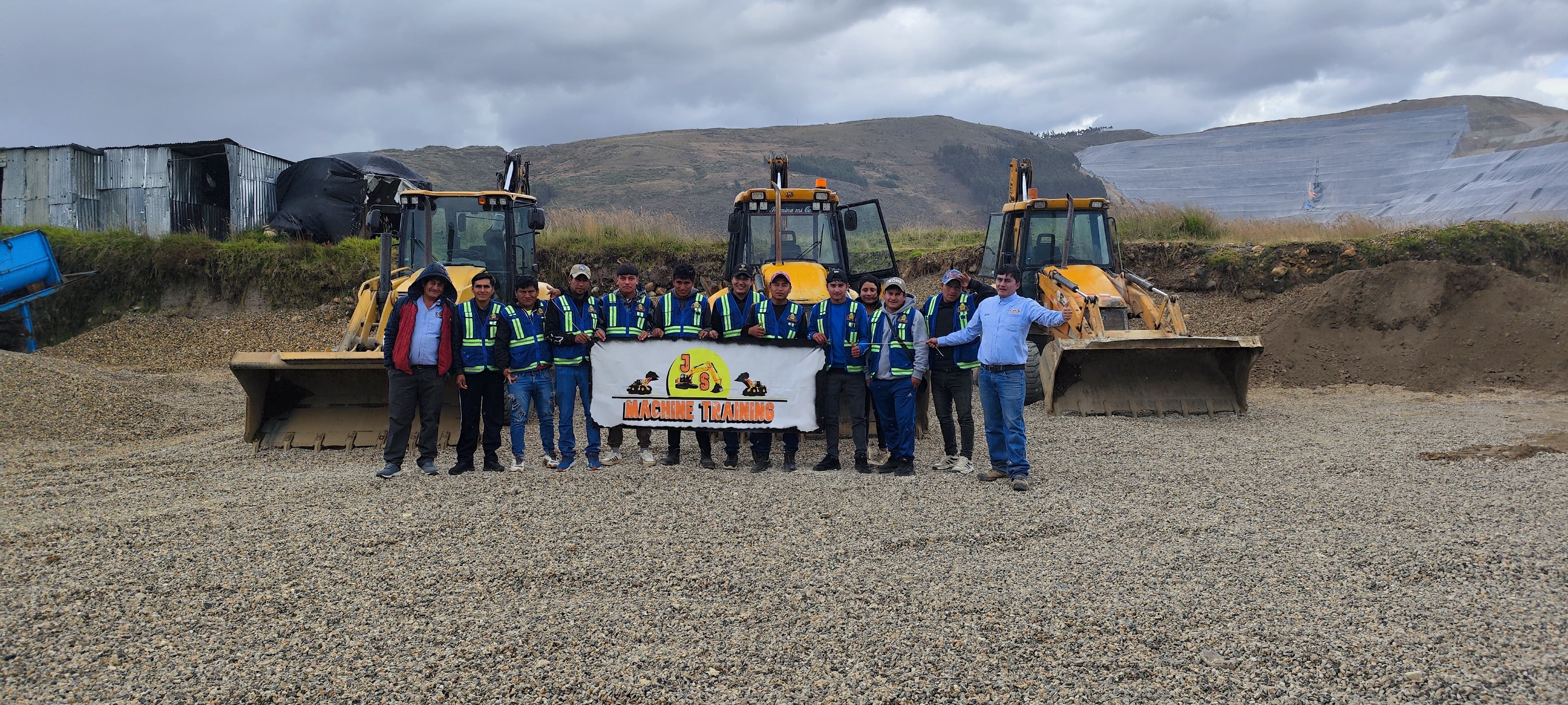 Equipo recibiendo certificaciones